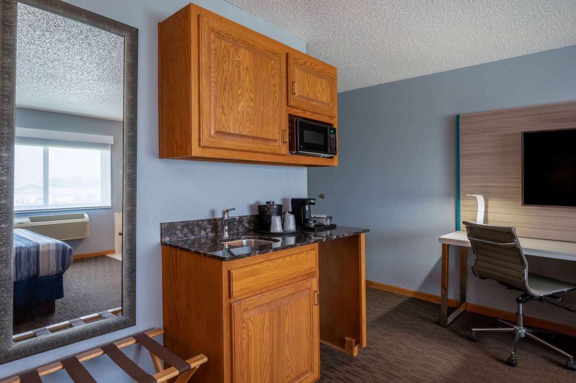 Americinn By Wyndham Eau Claire Exterior photo